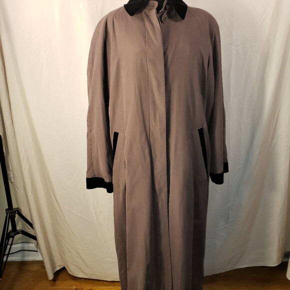 London Fog Women's Size 6 Brown Trench Coat w/contrasting collar, cuffs & pocket - Picture 1 of 7